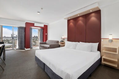 Superior Riverview Room