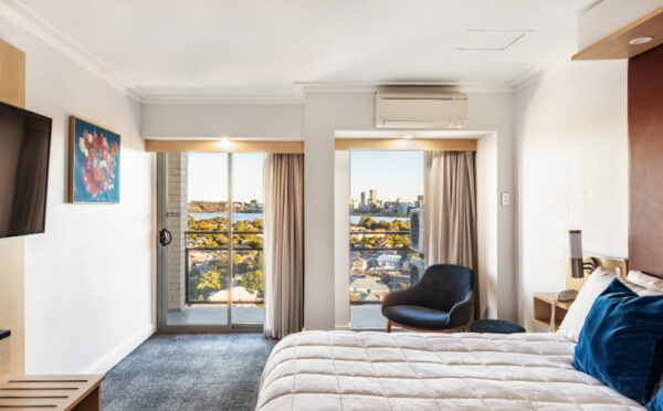 Metro Hotel Perth Spa Suite