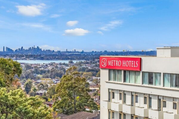 Metro Hotel Miranda Exterior