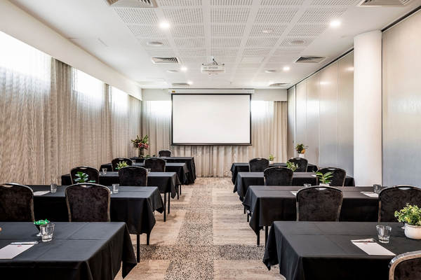 White Swan Room - Metro Hotel Perth, South Perth
