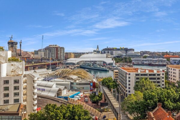 Metro Apartments on Darling Harbour Views