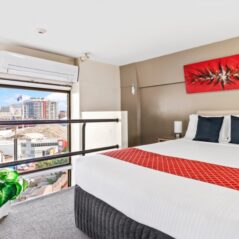 5. Metro Apartments Darling Harbour Executive Apartment (8)