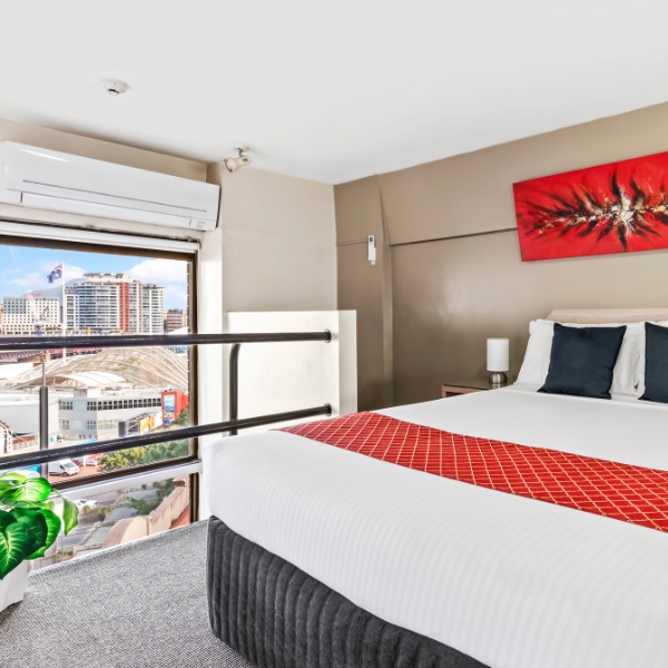 5. Metro Apartments Darling Harbour Executive Apartment (8)