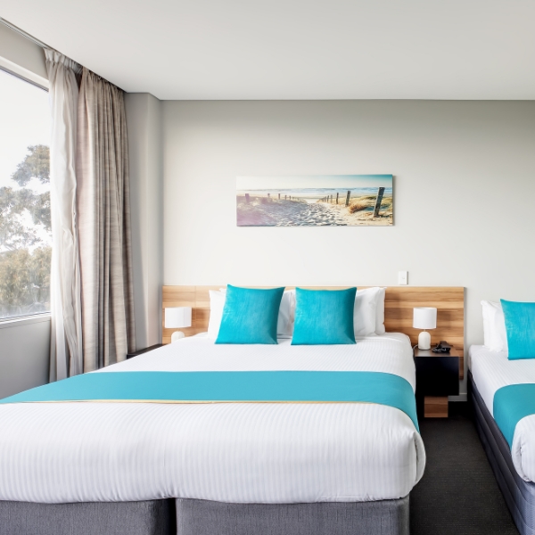 MHM_Superior_Twin_Room1 (6)