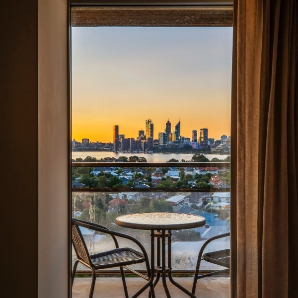 MHP_Balcony_SunsetViews 11