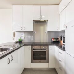 Metro Apartments Darling Harbour Kitchen