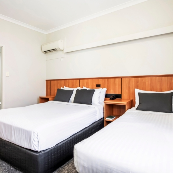 Metro Hotel Perth City - Standard Queen & Single