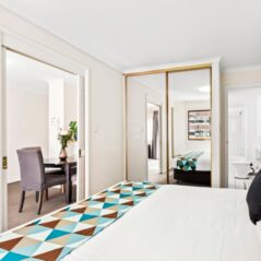 Metro Apartments On King Bedroom