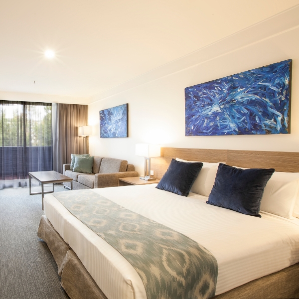 Metro Hotel Aspire Sydney Executive Room